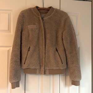 Cozy and cute Levi’s fuzzy bomber jacket. Women’s size Small.